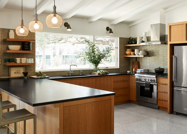 memoryhogan's tweet image. Is a U-shape kitchen right for you? houzz.com/magazine/how-t…