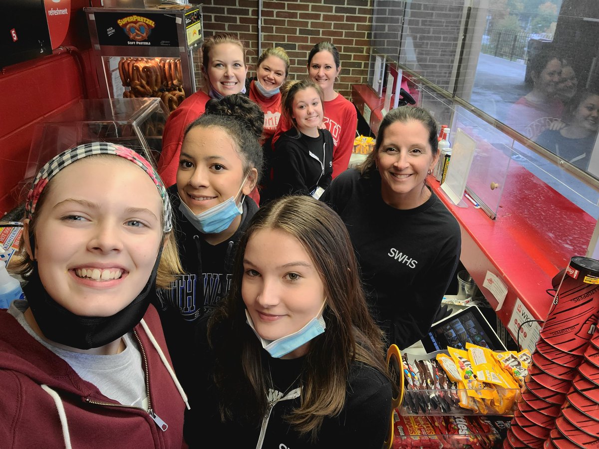 SWHSDance's tweet photo. Working concessions today, come see us in Stand 7! #SWHSDANCE #workdanceplay #WKU #homecoming #WKUFOOTBALL @SWSpartanAthl @SouthWarrenHigh @WKUTopperettes @WKUFootball https://t.co/6dxzCJUCjK