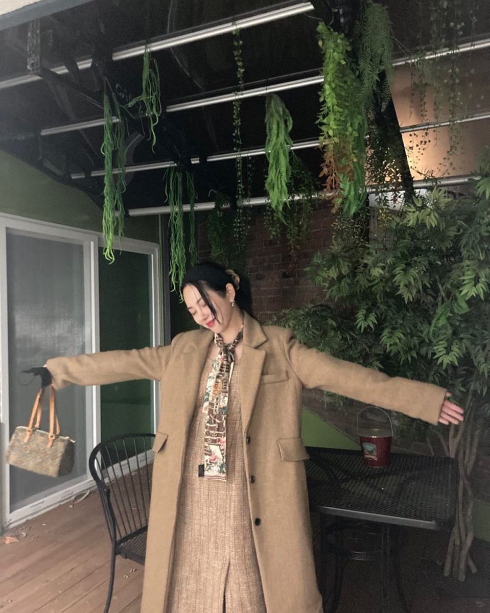 kwonminapicts's tweet photo. The category is... Girlfriend material 💫 https://t.co/zplUmWzCHB
