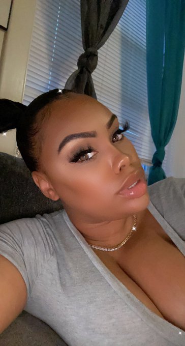 Destria Braxton’s pics and videos