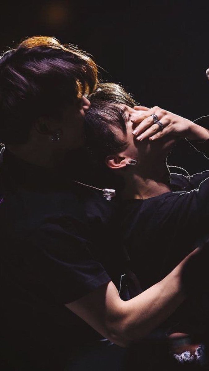 GdgJeon's tweet photo. É sim muito doloroso o que estamos vivendo, mas iremos passar por isso juntos, estarei aqui com vc sempre quando cair amor, irei te levantar e te abraçar por quanto tempo vc precisar, eu te amo... https://t.co/skd94tj3Wk