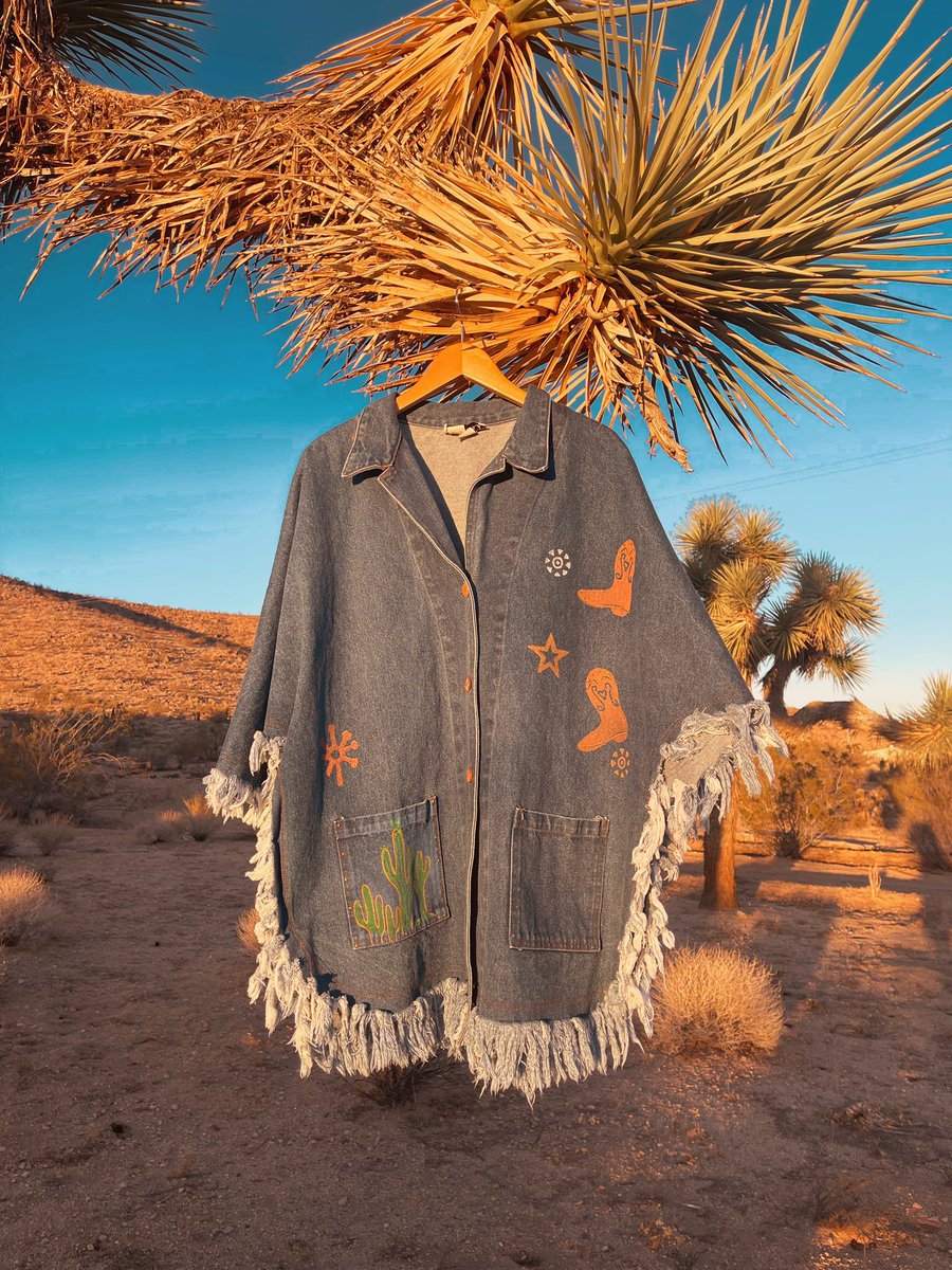 PopsikleShop's tweet photo. Yesterday, I went to Joshua Tree to snap this vintage piece.☀️ In the last week or so I have taken mental breaks that I have not given to myself in nearly 9 years. 🧠 ✨Thank you all for being patient with me✨ #learning #babystepstosuccess https://t.co/UFxWYz5sfk