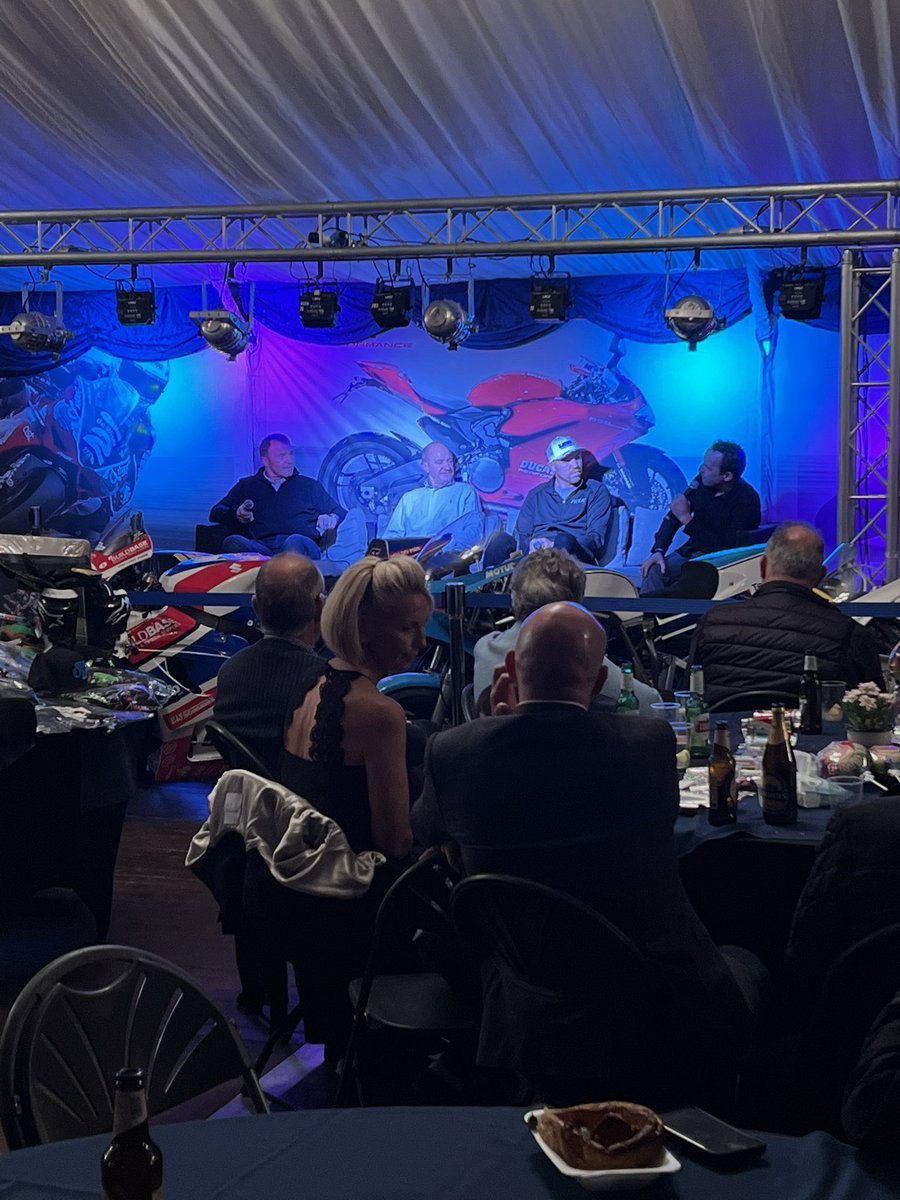 And the event is underway - <a href="/robmcelnea1/">Rob McElnea</a> <a href="/niallmackenzie1/">Niall Mackenzie</a> <a href="/peterhickman60/">Peter Hickman</a> &amp; <a href="/Plater22/">Steve Plater</a>  have taken the stage… let the stories begin! 👏🏼🍻💥