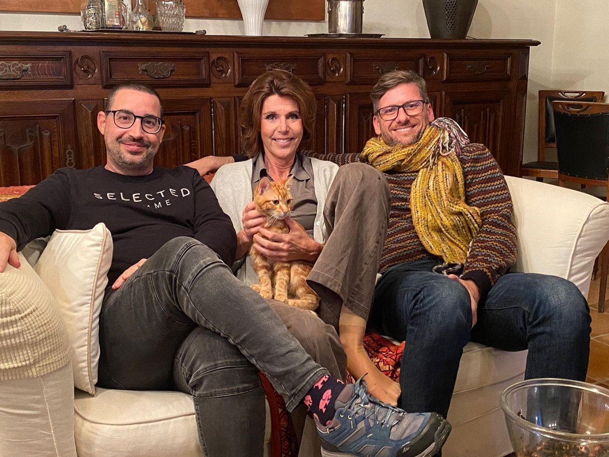 Avui han estat a Elboscdelesidees.cat el Guillem @1977GSG i el Lluís <a href="/sigfroit/">Lluís Targa 🎗</a>. És curiós quan finalment passes un dia amb amics q has fet a twitter i et sents tan a gust q et sembla q els coneixes des d sempre.
Les xarxes socials també poden ser meravelloses
#elsamicsdelbosc