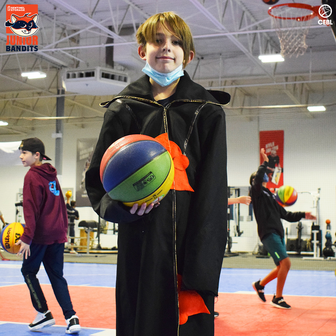 Trick or treat! 🎃

Some of our Junior Bandits got in the Halloween spirit today with their costumes! Great outfits, everyone! 👏