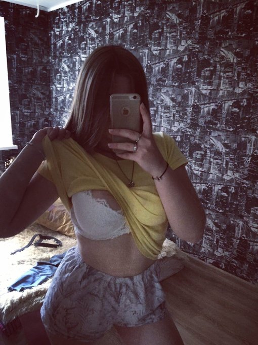 do you want more revealing photos?  then you here 😏😏💦🥰😍❤️😇https://t.co/Vfjg2Kvw3t https://t.co/CtSkJ