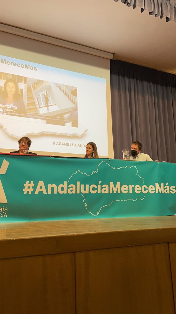 IniciativadAND's tweet photo. Con orgullo y sabiendo que nuestros caminos van en el mismo sentido nuestro coportavoz @jochimet ha recordado los momentos vividos para llegar a este momento. A partir queda consolidar lo hecho y concretar. Con @maspaisAND y en su #IIAsamblea #AndalucíaGana https://t.co/3XgK3bzSZu