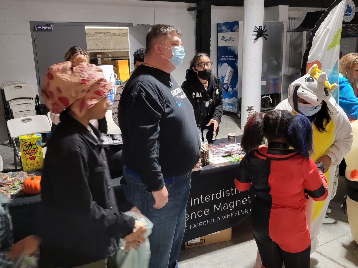 mwatson514's tweet photo. #fairchildwheeler at the @STAR999radio Trick or Treat @hhcamphitheater Happy Halloween Everyone! @MichaelTestani3 @CampusParents @BridgeportPSchl @fwc_bpt https://t.co/3Hg56y0Rh4