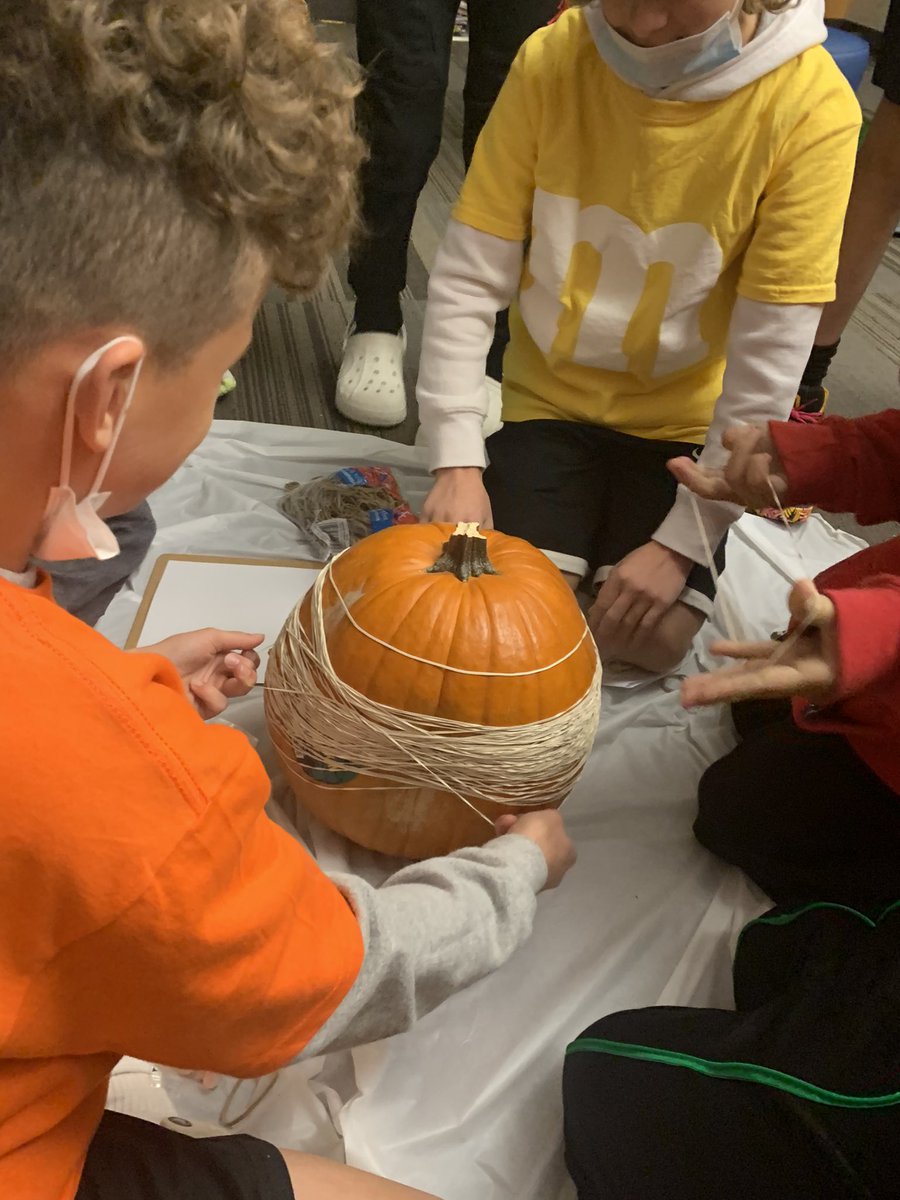 MrsRayin5th's tweet photo. Testing Transfer of energy, kinetic and potential energy. Unfortunately our fun ran out when the bell rang. We canβt wait to either see an exploded pumpkin or continue the efforts on Tuesday. #explodingpumpkin #scienceisfun #energy #kidsdeserveit @BVWolfSprings #halloween https://t.co/EsYDehkxk4
