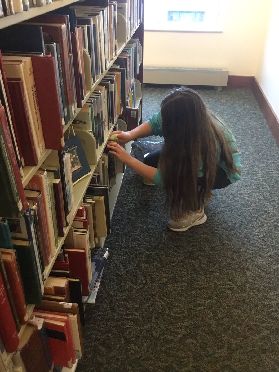 SchlowLibrary's tweet photo. Many thanks to our new friends from @penn_state’s chapter of #AlphaEpsilonDelta (AED), the national #HealthPreprofessional honor society, for sloshing through yesterday’s rainstorms to volunteer on supplementary cleaning to help keep our building sparkling. ☺️ https://t.co/Uab5zX4VHo