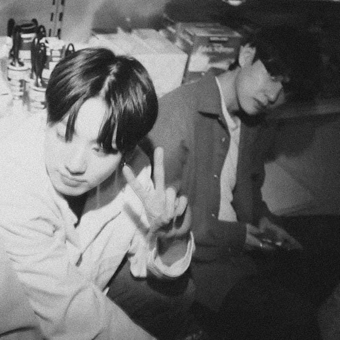 ชอบไวบ์รูปนี้มากอ่ะสลับกันมองกล้องน่ารักเนอะ https://t.co/HrWIruaxU6<a href="/tag/%E0%B8%88%E0%B8%AD%E0%B8%A2%E0%B8%A5%E0%B9%88%E0%B8%A1"class="tags"><span>#จอยล่ม</span></a>