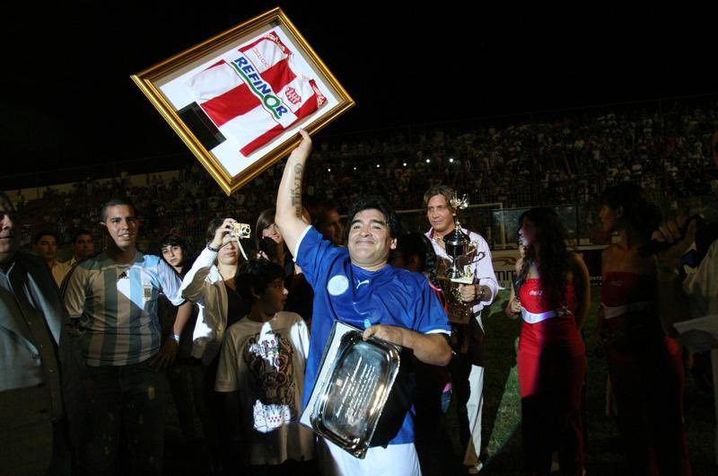cisneros_tuc's tweet photo. En este cumpleaños, recuerdo a Maradona a través de sus hazañas como futbolista, su visión federal del fútbol y el apoyo a todos los deportistas argentinos. Ojalá nuestro trabajo por los clubes del interior llegue a ser un buen homenaje. #GraciasDiego https://t.co/aiYPM1WvnW