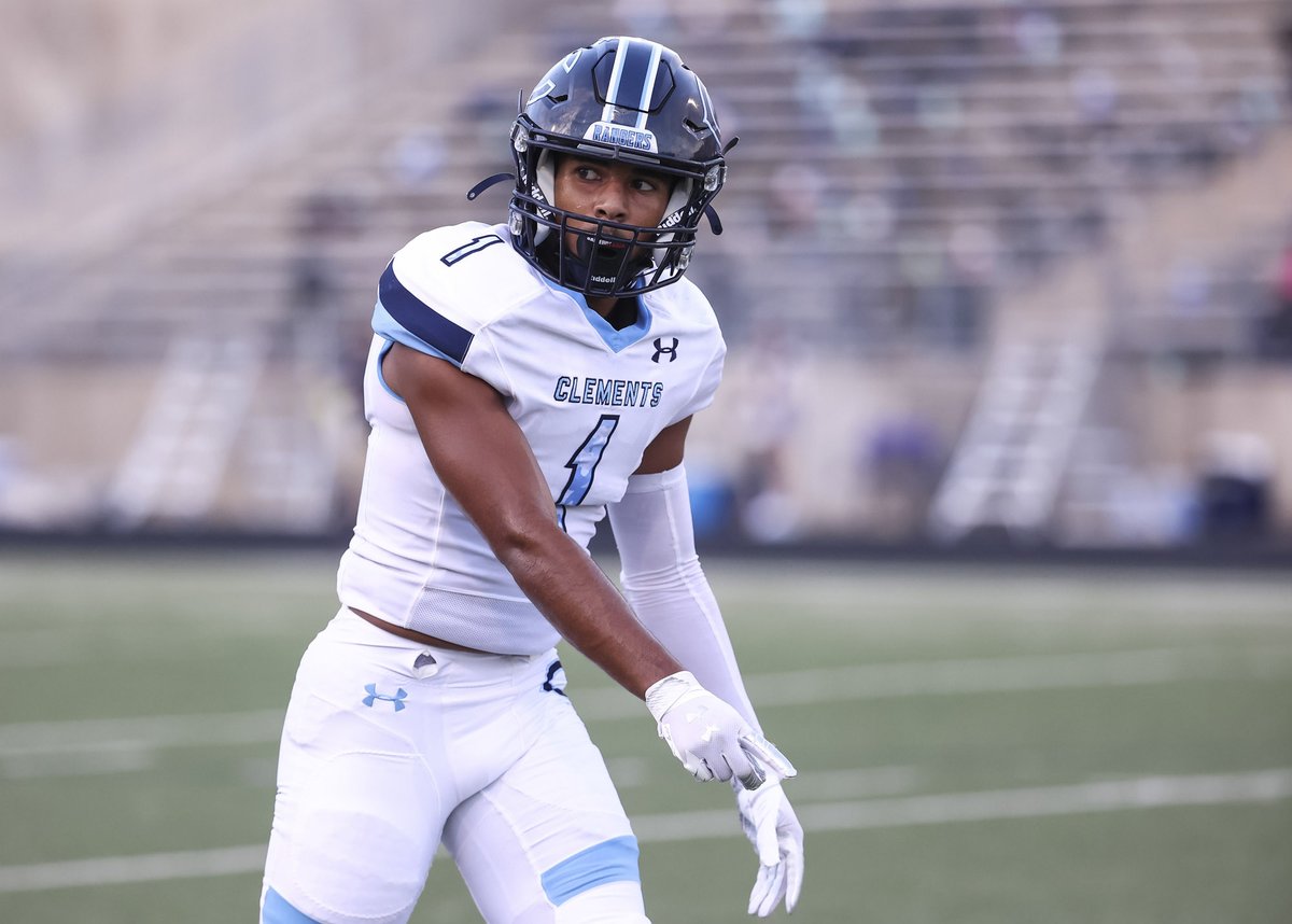 Playoff hopes are on the line!  

🚨20-6A Gameday🚨
Clements 🆚 George Ranch 
📅 Oct. 30 
⏰ 6 p.m.
📺 <a href="/NFHSNetwork/">NFHS Network</a> - bit.ly/3q6oATN
📻 <a href="/GRHSIRadio/">GRHS I-Radio</a> - bit.ly/3hmMkO9
🎟️ <a href="/GoFanHS/">GoFan</a> - bit.ly/3iF2x1V
🏟️ Hall Stadium
📍 Sugar Land, TX
📲 - updates - <a href="/Duns_more/">Ryan Dunsmore</a>