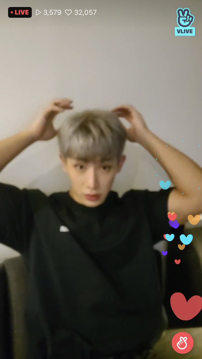 ay_______x's tweet photo. ぼやけてても可愛いってわかる♡
#WONHO  @official__wonho https://t.co/9bbl4ml3NE