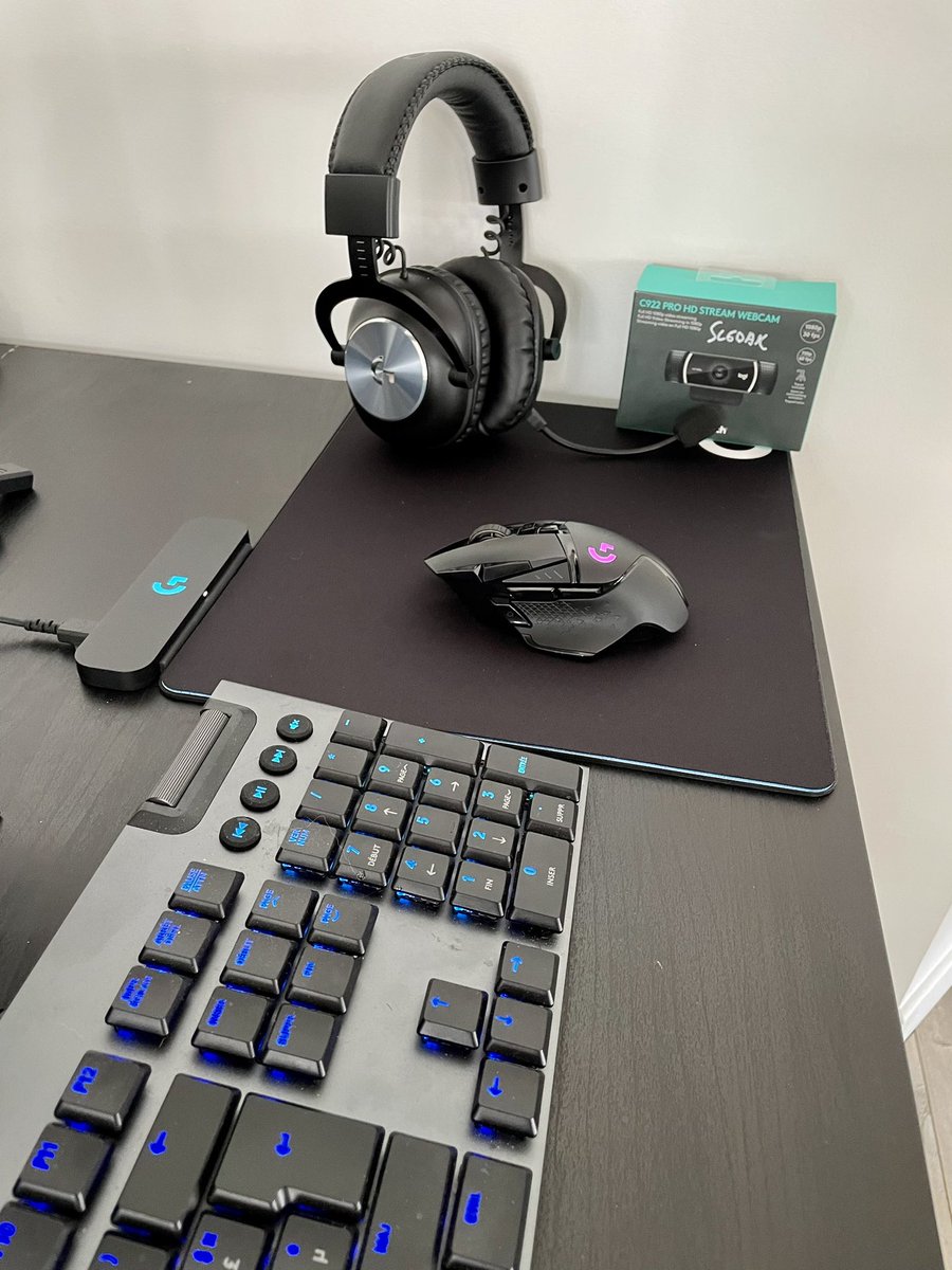 Bien arrivé chez <a href="/SolaryTV/">Solary</a> accueil incroyable ! Merci <a href="/CaelanEuw/">SLY Caëlan</a> pour le taf et merci pour <a href="/LogitechGFrance/">Logitech G France</a> pour le matos 💙💛
#SLYWIN