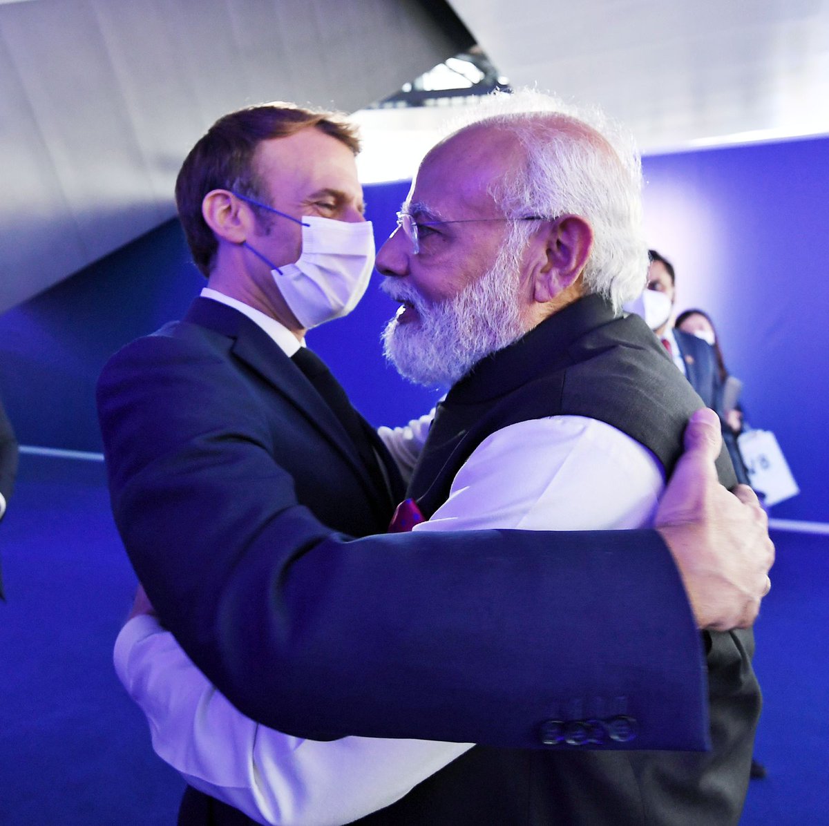 AshishSinghNews's tweet photo. In these photos, PM Modi is sending a confident, loud &amp; clear message to the entire world, world leaders &amp; the WHO that he has taken two shots of 🇮🇳 made Covaxin 💪

What a platform &amp; messaging style PM has chosen 👏. https://t.co/NF0eJ3FZek