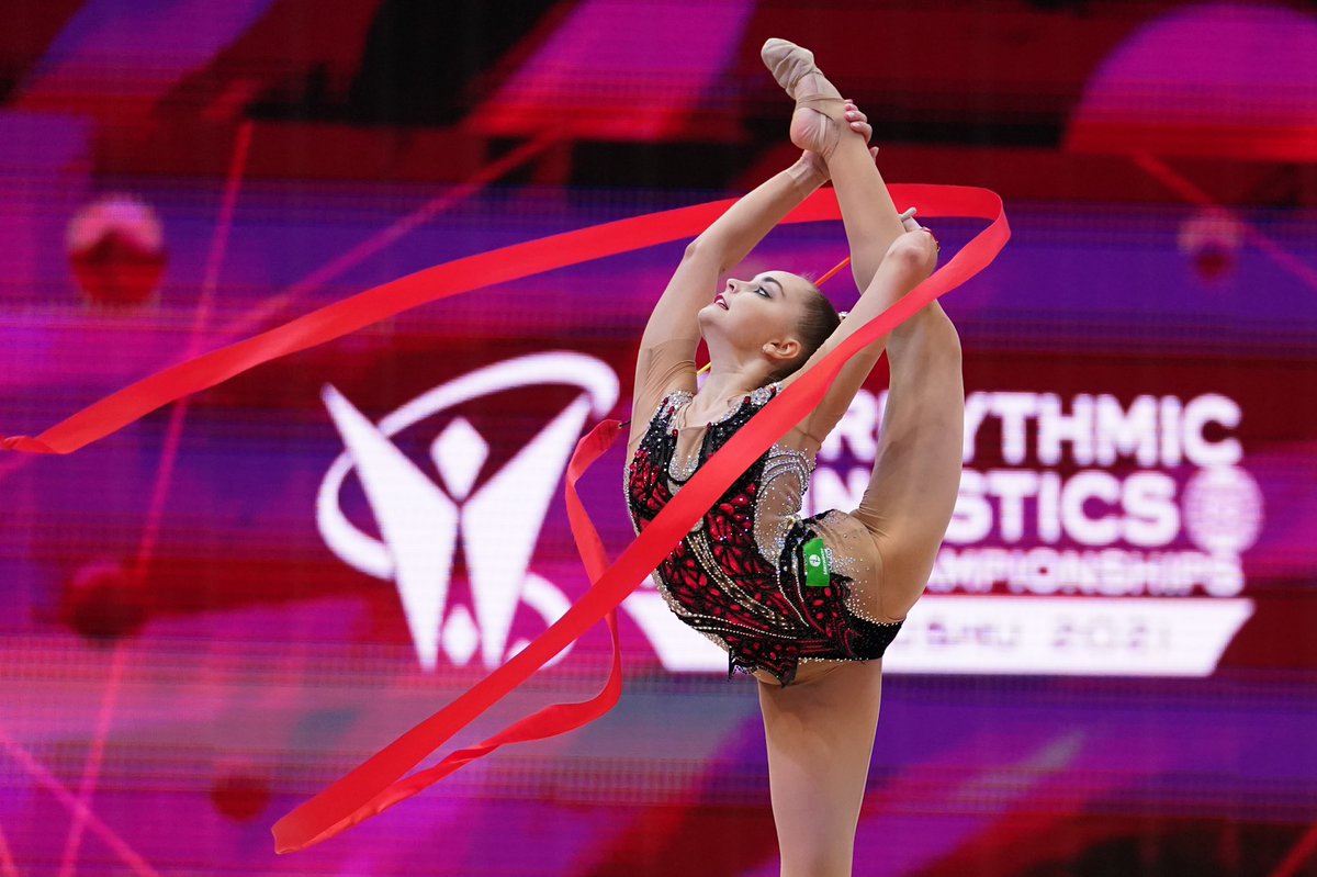 Поздравляем Дину Аверину с золотом 🥇, а Арину с бронзой 🥉 в личном многоборье чемпионата мира 2021 по художественной гимнастике 🔥🔥🔥

Дина превзошла достижение Евгении Канаевой и стала 18-кратной чемпионкой мира 😱

Гордимся нашими гимнастками!♥️
#КомандаРоссии