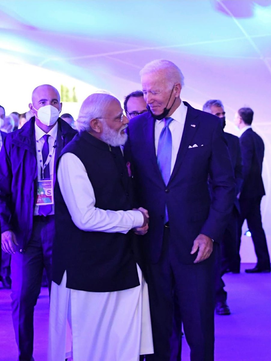 AshishSinghNews's tweet photo. In these photos, PM Modi is sending a confident, loud &amp; clear message to the entire world, world leaders &amp; the WHO that he has taken two shots of 🇮🇳 made Covaxin 💪

What a platform &amp; messaging style PM has chosen 👏. https://t.co/NF0eJ3FZek