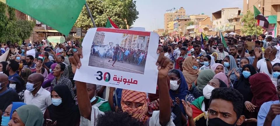 Rofaidayassin's tweet photo. ناشطون:مواكب هادرة في بحري بالعاصمة السودانية #الخرطوم #السودان للمشاركة في #مليونية٣٠اكتوبر https://t.co/tIA0g5bQ6b