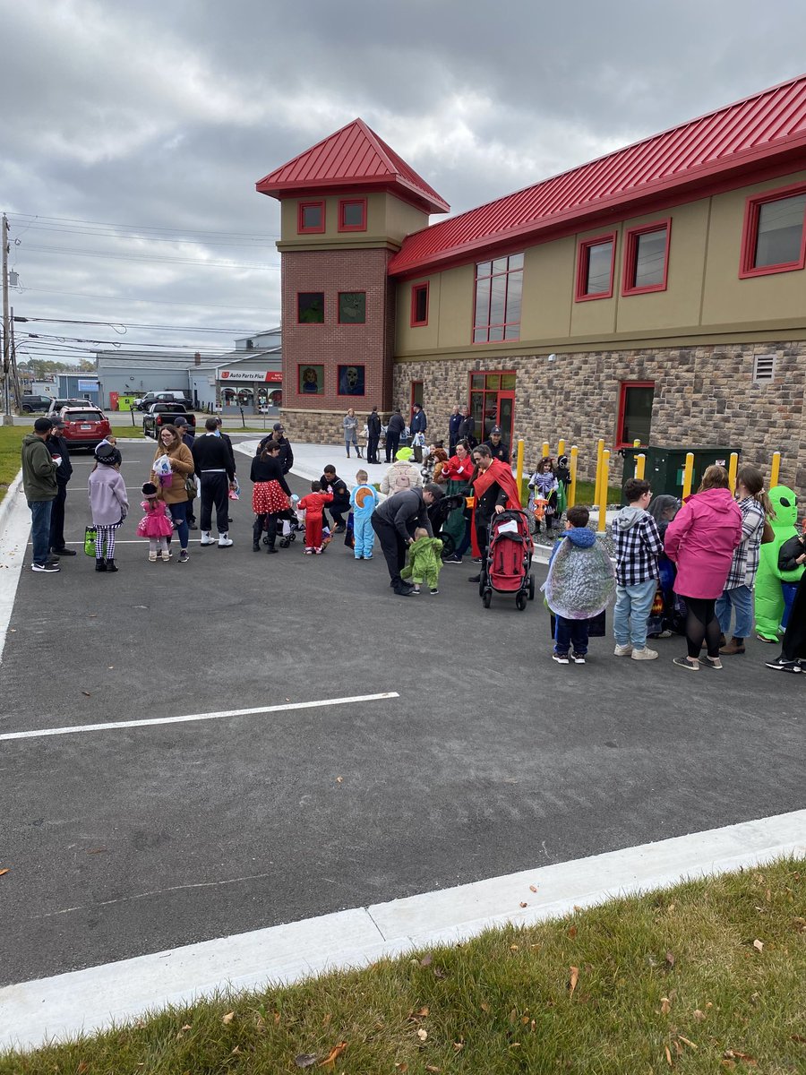 GilbertMacInty2's tweet photo. Halloween at the fire station https://t.co/q5Ec5Tz46Y