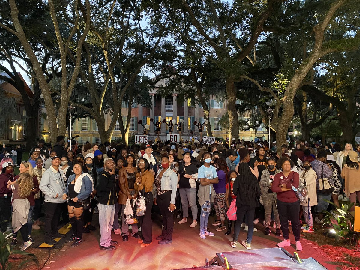 jarodgers1's tweet photo. Two successful events yesterday. Season ticket holder open practice and the return of the #BasketballBlockParty. Appreciate everyone who was a part of these events! Now all eyes are set for November 11-13 as we open up @CofCBasketball & @CofCWBB and wrap up @CofCVolleyball!! https://t.co/j6DCpQYJiw