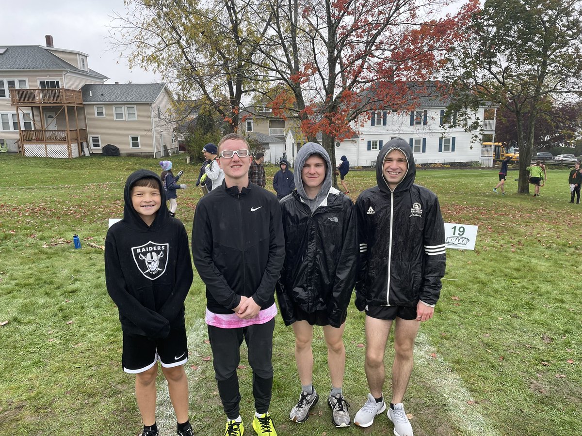 NewmarketXC_TF's tweet photo. Boys are off in 10. #FastMules https://t.co/X0hvmqtbDt