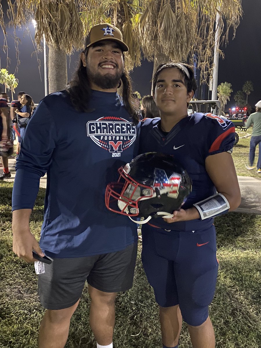 melbarr224's tweet photo. Two of the three loves of my life @sebsosa62 @sergio112334 #ChargerNation #HogsUp #LoveMyBoys #BoyMom https://t.co/z5K6cYHf4Q