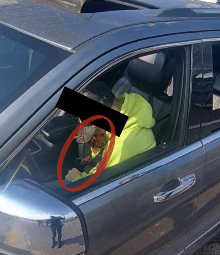 davosv2004's tweet photo. #VIRAL

“SIEMBRAN” ARMA A BENITO RIVERS

Tras ser ASESINADO en condiciones POCO CLARAS, “SEMBRARON” un ARMA a OCTAVIO OCAÑA.

Al actor tabasqueño de 23 años lo MATARON cuando iba en su camioneta con dos sujetos, ahora bajo investigación https://t.co/guPlnxkUJn