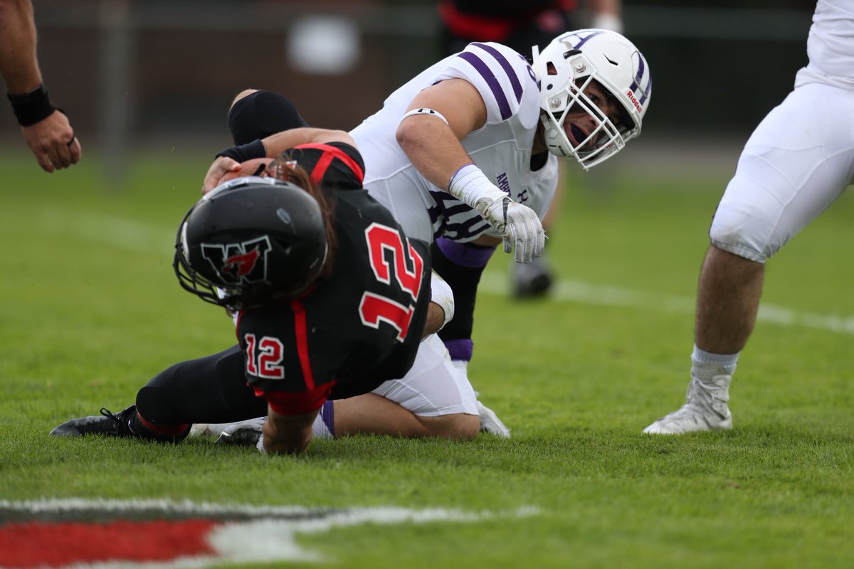 AmherstCollFB's tweet photo. GAMEDAY.
1PM @ Wesleyan.
#CrankIt #fAmily #Little3 https://t.co/RH7qhTgNZp