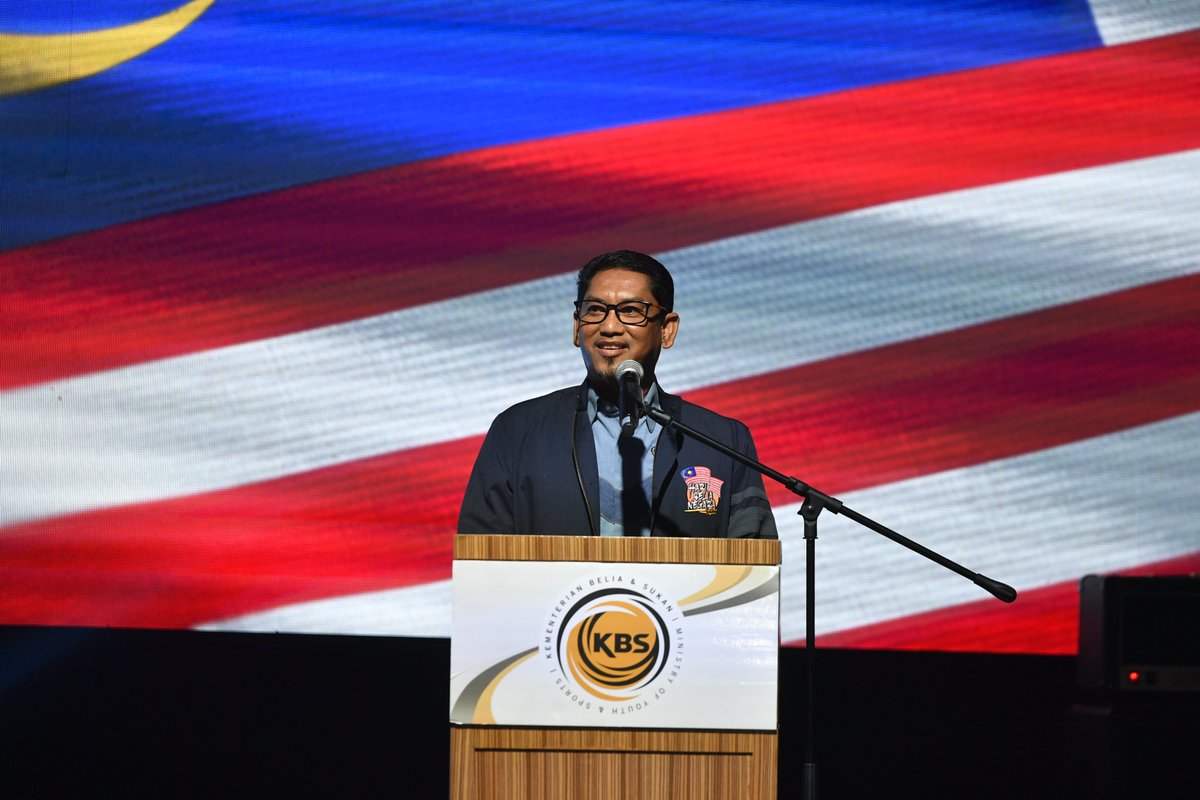 KBSMalaysia's tweet image. MAJLIS SAMBUTAN HARI BELIA NEGARA 2021

YAB Dato' Seri Ismail Sabri Yaakob, Perdana Menteri telah menyempurnakan Majlis Sambutan Hari Belia Negara (HBN) 2021.

Majlis berkenaan turut dimeriahkan dengan kehadiran YB Dato' Seri Ahmad Faizal bin Dato' Azumu, Menteri Belia dan Sukan,