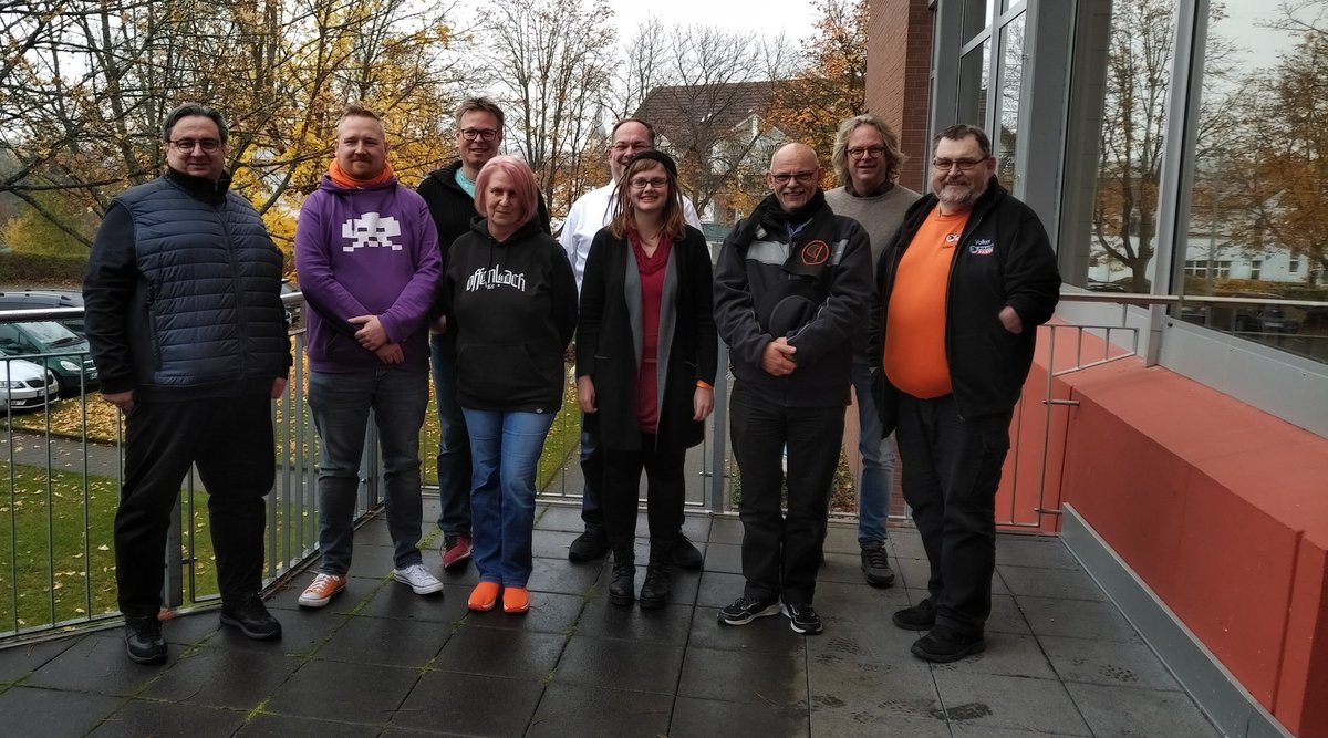 PiratenHessen's tweet photo. Der gesamte neue hessische Landesvorstand auf einen Blick (v. li.):
@kzoth
@lupinix91
@sebulino
@KyiaGoldherz
@p_b_
@yessy571
@Paprikawolf1
@BaumsCarsten
+ Volker Weidmann
#Help21 #Piraten https://t.co/g77ax3Myiw