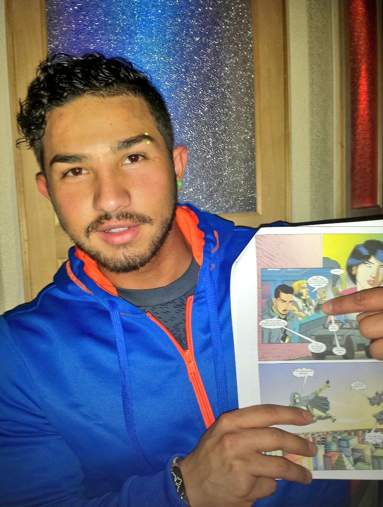 DefiantMcomics's tweet image. 7 years and a few thousand comic books since this photo 📸 Don't give up on your dreams! #DREAMSCOMETRUE #comicbooks #