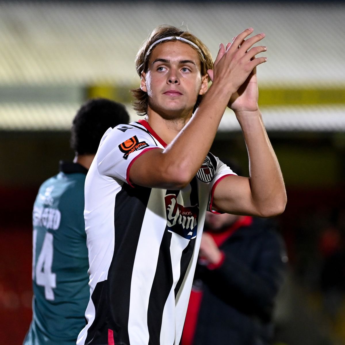 Very proud to be watching ex-Mangotsfield School student Ryley Towler on the banks of the Humber! <a href="/officialgtfc/">Grimsby Town F.C.</a> <a href="/BristolCity/">Bristol City FC</a> <a href="/mangotsfieldpe/">Mangotsfield PE Dept</a>
