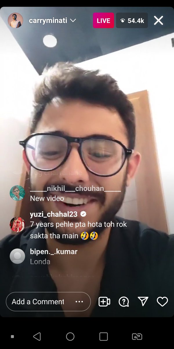 AAK_231_'s tweet photo. Just how does @yuzi_chahal bomb every celebrity's Live like this?😂😭👌🏻
Sahi hai...
@CarryMinati is live on Insta right now...🤧🖤
#AjeyNagar
#CarryMinati
#7YearsOfCarryMinati https://t.co/XT39JM0jaS