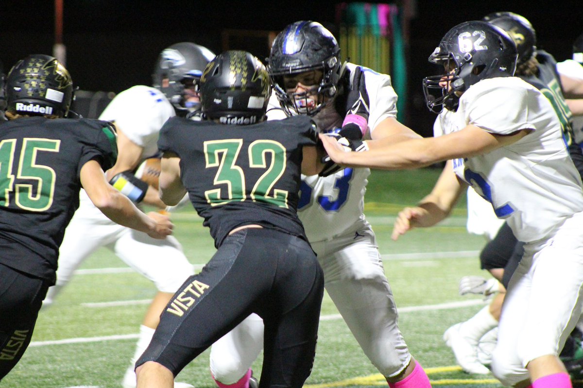 🙌🏈🦅💥 SENIOR NIGHT SHUTOUT! An amazing game last night with a 42-0 WIN over @hrhsfootball. Well done #goldeneagles!!
#ALLIN #vistafootball21 #copreps @BoosterVista <a href="/mvistaathletics/">Vista Athletics</a> @mvunit
