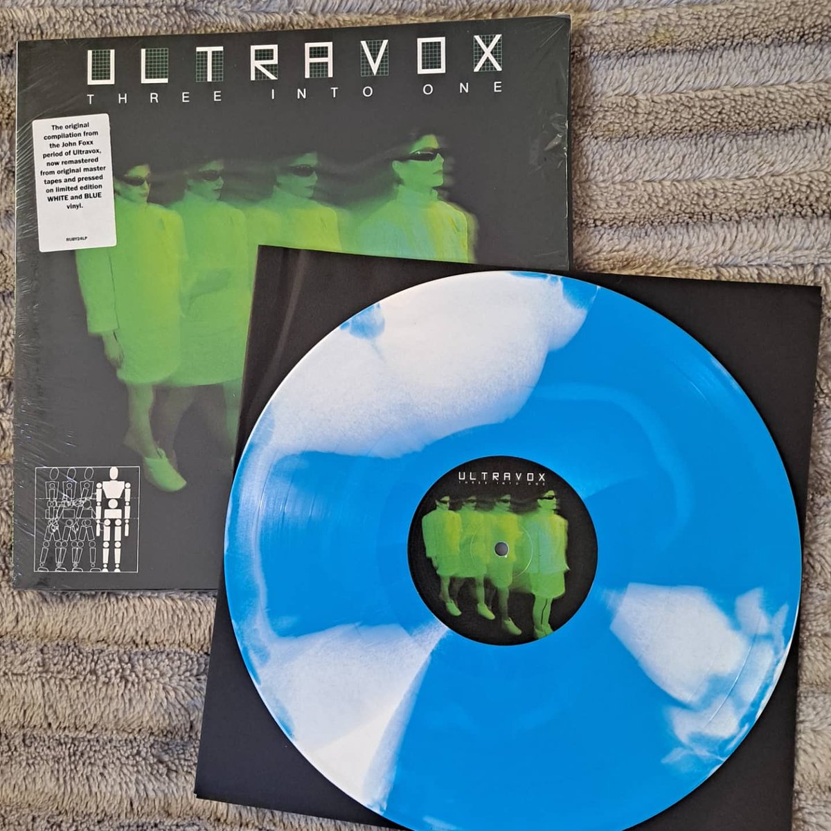 JohnnyAisAway's tweet photo. Not a bad day to be an UltraFoxx fan!! @foxxmetamedia @foxxmetamatic @Foxxvisitation
#johnfoxx #ultravox #thegarden #threeintoone #vinyl #colouredvinyl
#reissues #80smusic https://t.co/Jya96YCMVy