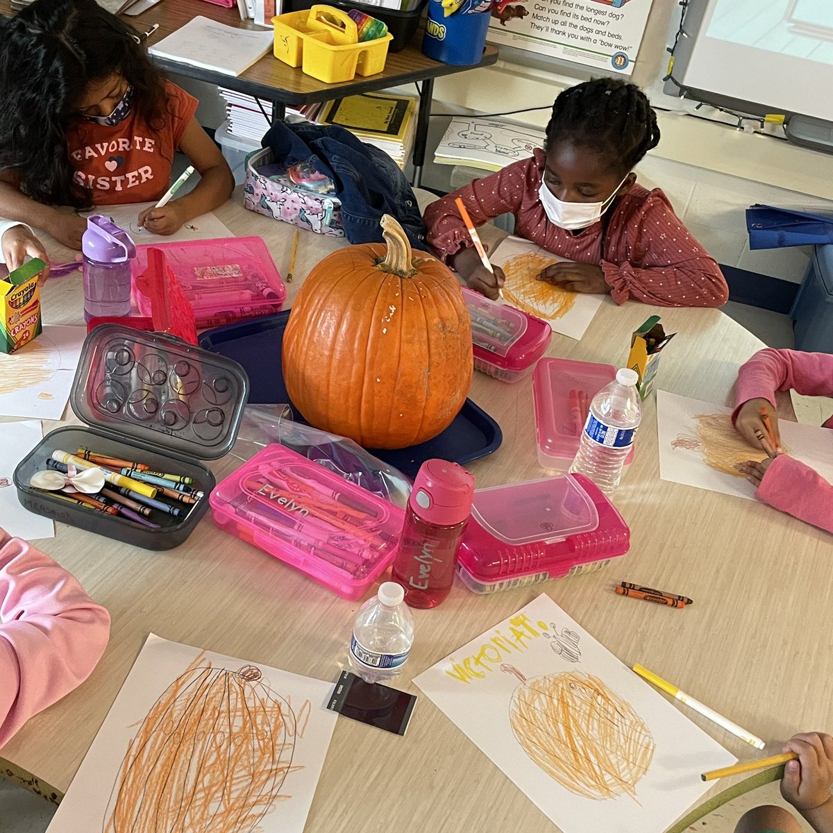 UrbatchK's tweet photo. I love pumpkin time! -the kinderpeeps (giggles and ewwwws ensue.) #fcpsk #iteachk @FCPSR3 @WoodlawnES https://t.co/FBLGtzGOeM