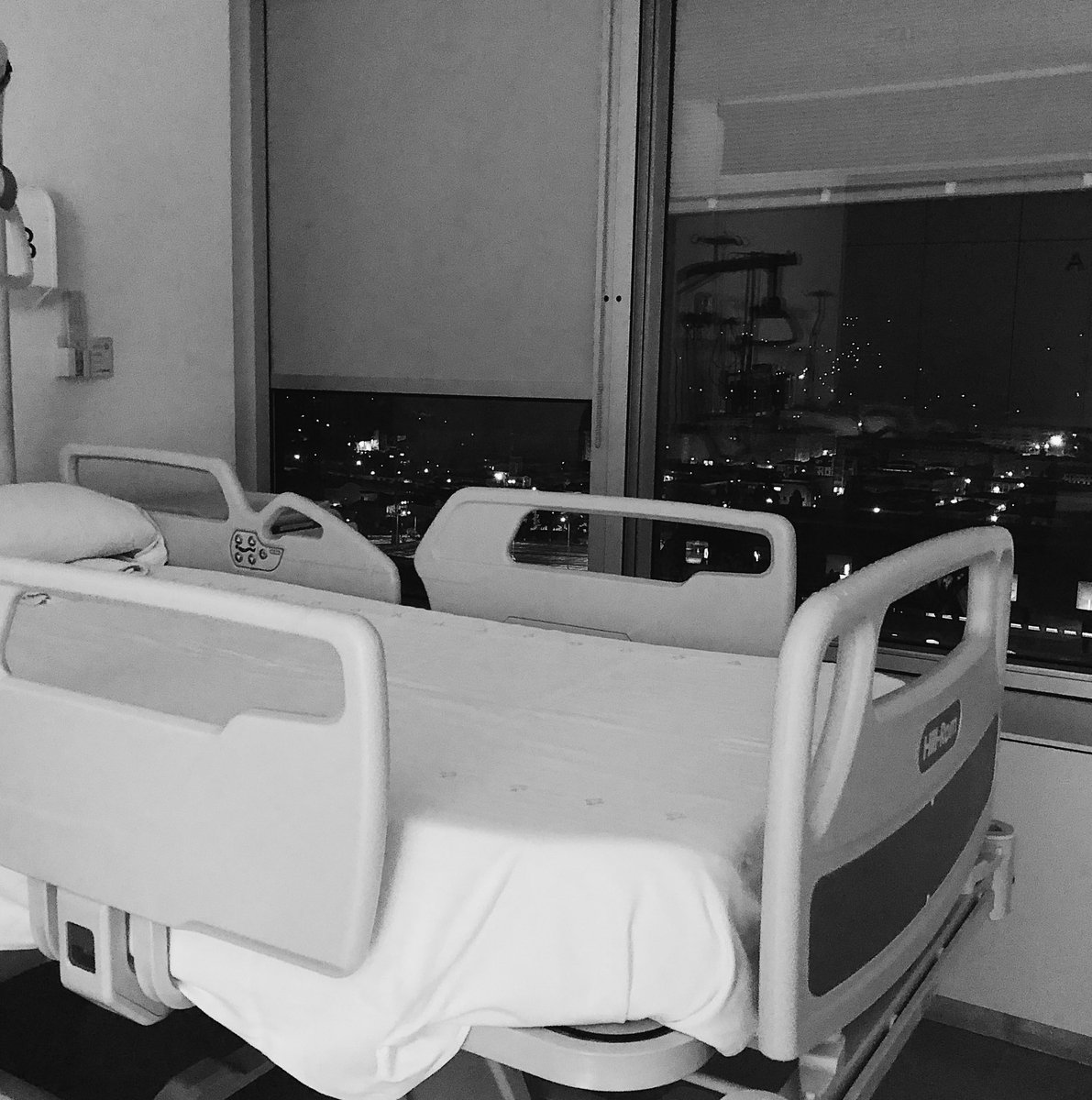 Adoro a los pacientes que por la noche se preocupan por cómo está su enfermera. Hay algunos que cuando paso a pinchar a las 6 de la mañana me preguntan qué tal ha ido la noche, si estoy muy cansada, a qué hora llego a casa, si me queda mucho por hacer o si he podido descansar