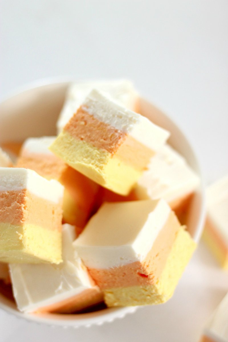 SixSistersStuff's tweet photo. Celebrate #Nationalcandycornday with this Easy Candy Corn Fudge Recipe !
https://t.co/xYM8HQvoSl #sixsistersstuff #candycorn #fudge #easyfudge #thanksgivingdessert #halloweentreat https://t.co/zw5gcGjm1T