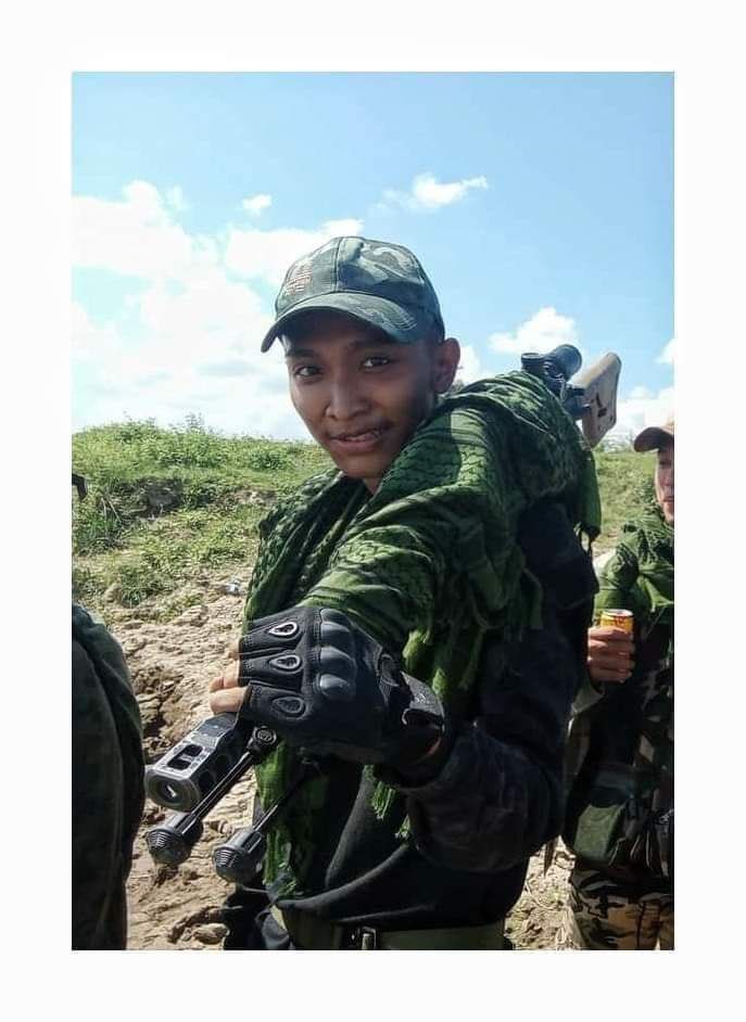 Haruonchill's tweet photo. Ko Hein Thiha Aung, 21-year-old zoology major second year student at Myingyan University, has been KILLED by a sniper from Junta troops amid the clashes in #Sagaing’s #Myaung township today (Oct30).

Rest In Peace 🥀 

#WhatsHappeningInMyanmar 
#Oct30Coup https://t.co/QmO9KKQaNt