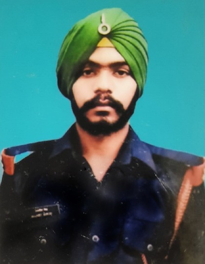 Whiteknight_IA's tweet photo. #GOC #WhiteKnight_IA and all ranks salute bravehearts Lt Rishi Kumar and Sep Manjit Singh, who made the supreme sacrifice in line of duty along the Line of Control in Naushera sector on 30 Oct 21 and offer deep condolences to their families.
@adgpi
@NorthernComd_IA https://t.co/qvEiwCEfzd