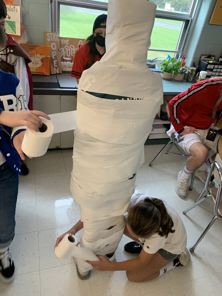 BRDamminger's tweet photo. Just a few moments from our Halloween fun in B109! Costumes, escape rooms, mummy creations, &amp; more🎃! https://t.co/q7J5sjrnJ9