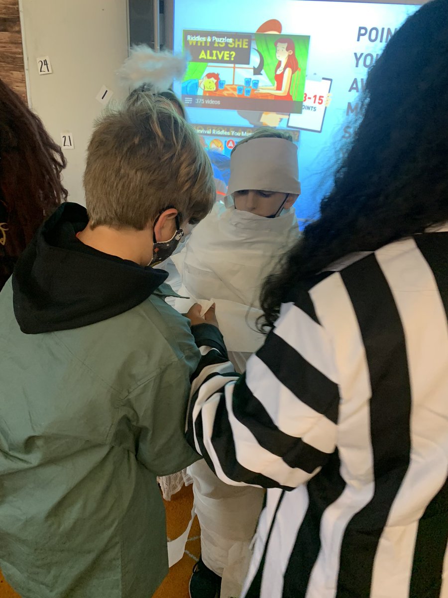 BRDamminger's tweet photo. Just a few moments from our Halloween fun in B109! Costumes, escape rooms, mummy creations, &amp; more🎃! https://t.co/q7J5sjrnJ9