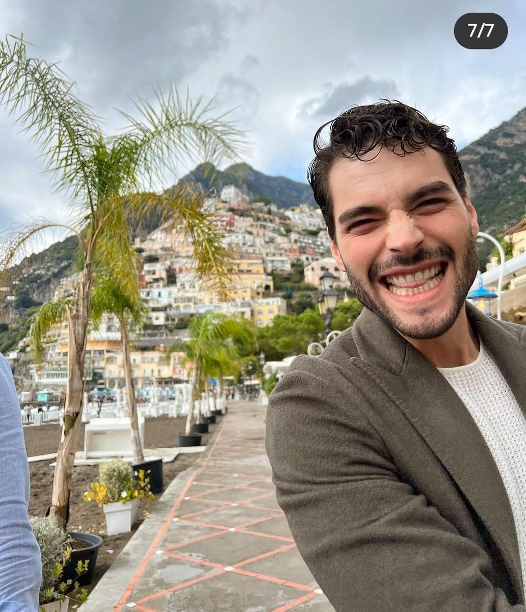 shaxnw's tweet photo. não, meus amores, ele é homem mais bonito desse mundo sim 

fonte: euzinha aqui https://t.co/3On6kAtMqt