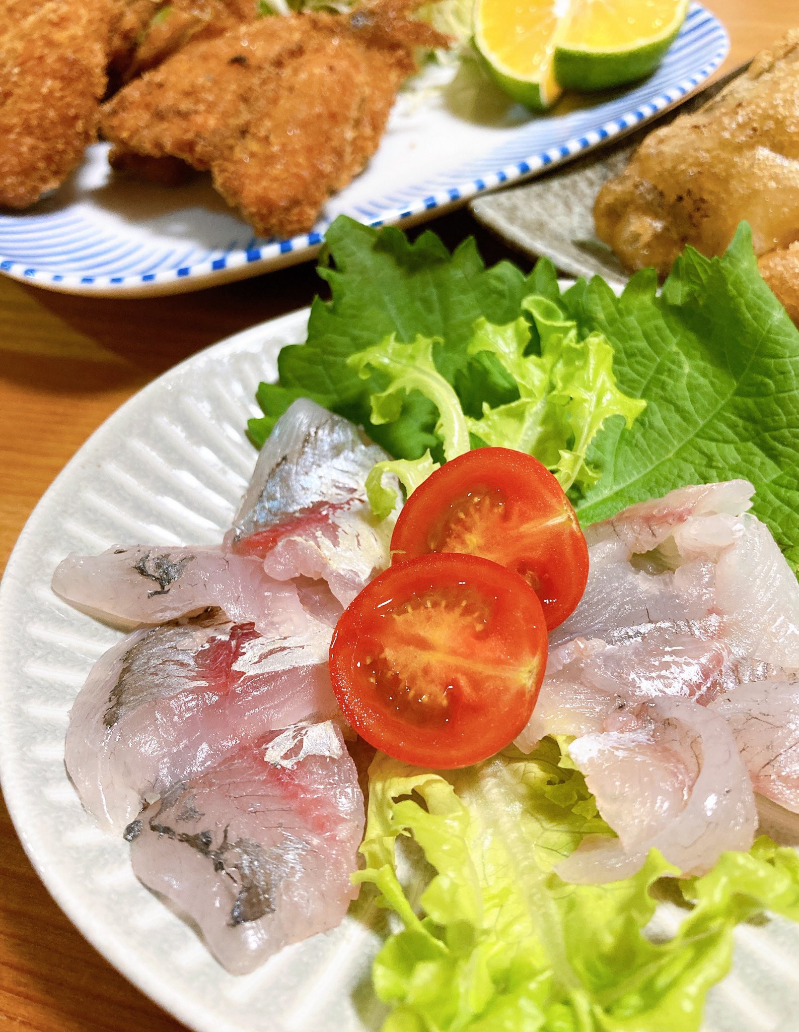 やまぐち インタビューライター 小アジの背開きは面倒だけど アジフライにするとハート形になるのが良い メッキは刺身と骨せんべい 揚げてもヒレが色鮮やかで美しい やまぐちごはん T Co Naxogsb80w Twitter
