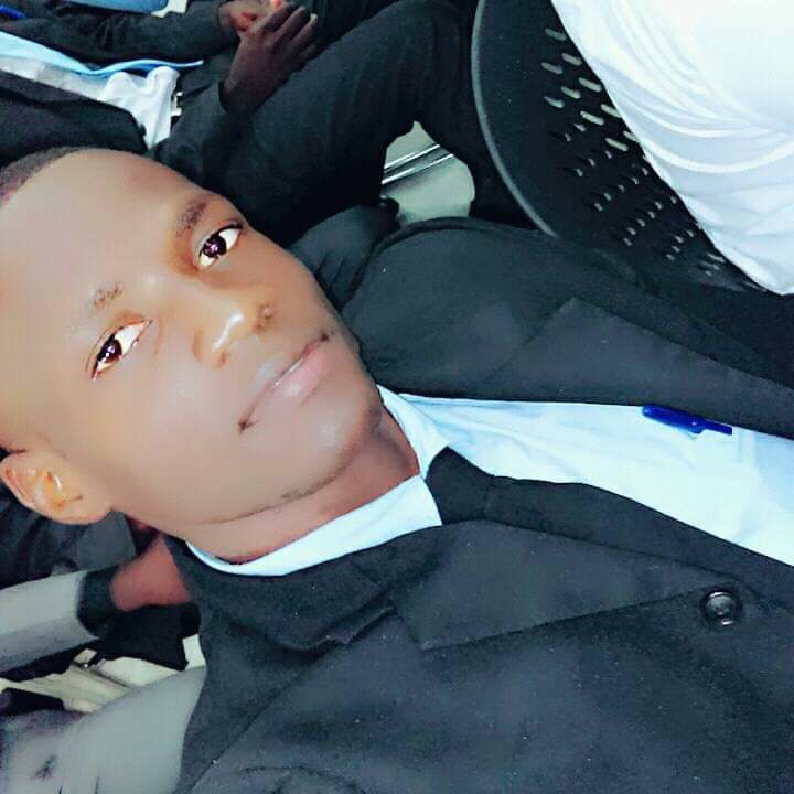 Reginald laveus tweet media