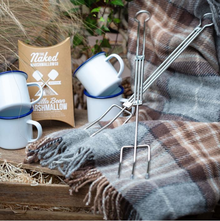 Country Living Christmas Fairs tweet media