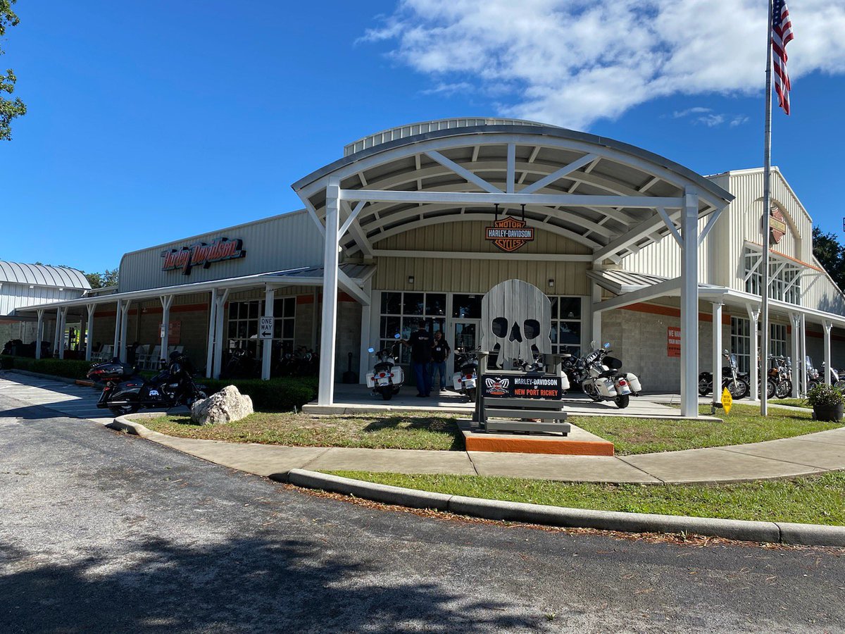 SpringHillATT's tweet image. Visit the AT&amp;amp;T Tent at The Harley Davidson Trick or Treat Signature Event in Port Richey!! Candy, Swag and AMAZING AT&amp;amp;T Promotions!!! #ATTSignature #OneFLA #harleydavidson #HustleCoast @ARSMIsaac @DanielaCarla00 @jrluna11 @VanessaPimient8