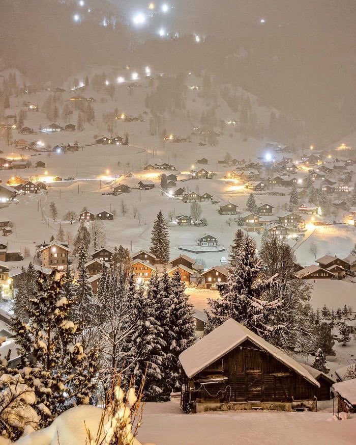 tmbIrpics's tweet photo. Winter in 🇨🇭 ❄️ https://t.co/qiwcjsMus6