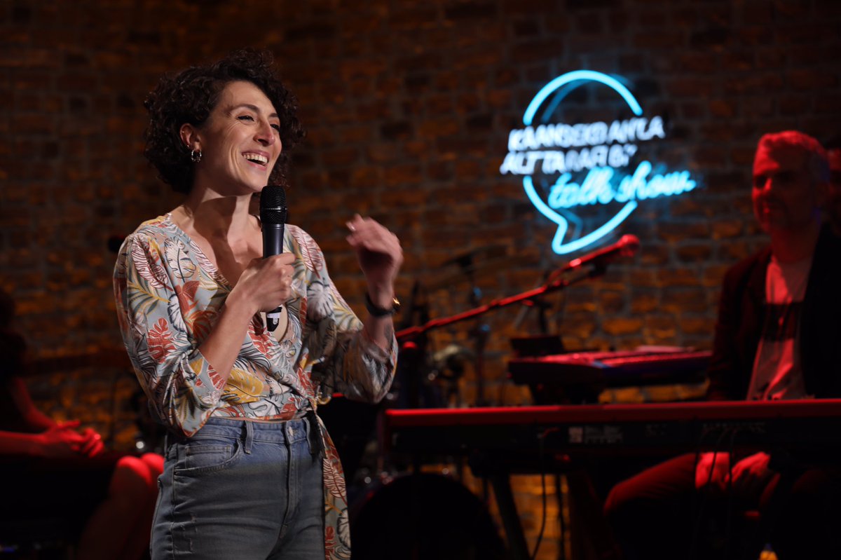 Alt Tarafı Bi’ Talk Show’da bu gece her dönemin yıldızı bir isim; Hande Ataizi var 😍 Performans sahnesinde ise komedyen Rüya Aslangül bize eşlik edecek. Yeni bölümümüz;

🗓Bu gece
⏰23.00’da
📺beIN SERIES COMEDY’de
💻📱Her zaman @beinconnect_tr ‘de

<a href="/KaanSekbann/">Kaan Sekban</a> <a href="/emirersoy/">Emir Ersoy</a> 👊🏻🎙